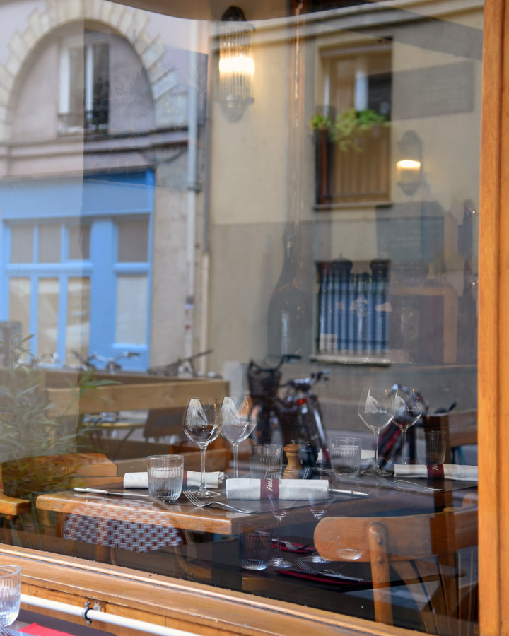 le-petit-pontoise-restaurant-paris5-fenetre